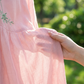 👗 60% RABATT! ✨ Lässiges, locker sitzendes Midikleid mit Stickerei – Behaglicher Schnitt, Elegante Details & Hoher Tragekomfort 🌸