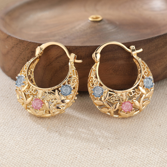 🌙 50% RABATT! ✨ Vergoldete Halbmond-Creolen mit Blumenemaille – Elegante Handarbeit mit femininem Design – Leichte Statement-Ohrringe für den täglichen Glamour oder als besonderes Geschenk 💐