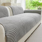 🛋️ 50% RABATT! ❄️ Baumwoll-Samt Sofaüberwurf – Rutschfest, ultraweich & wärmend – Ideal für Wohnzimmer, Haustiere & Kuschelstunden ✨